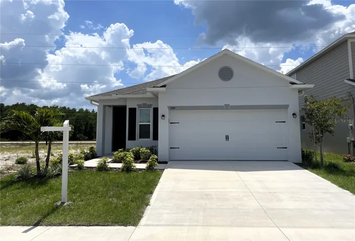 Front of House Pic 4