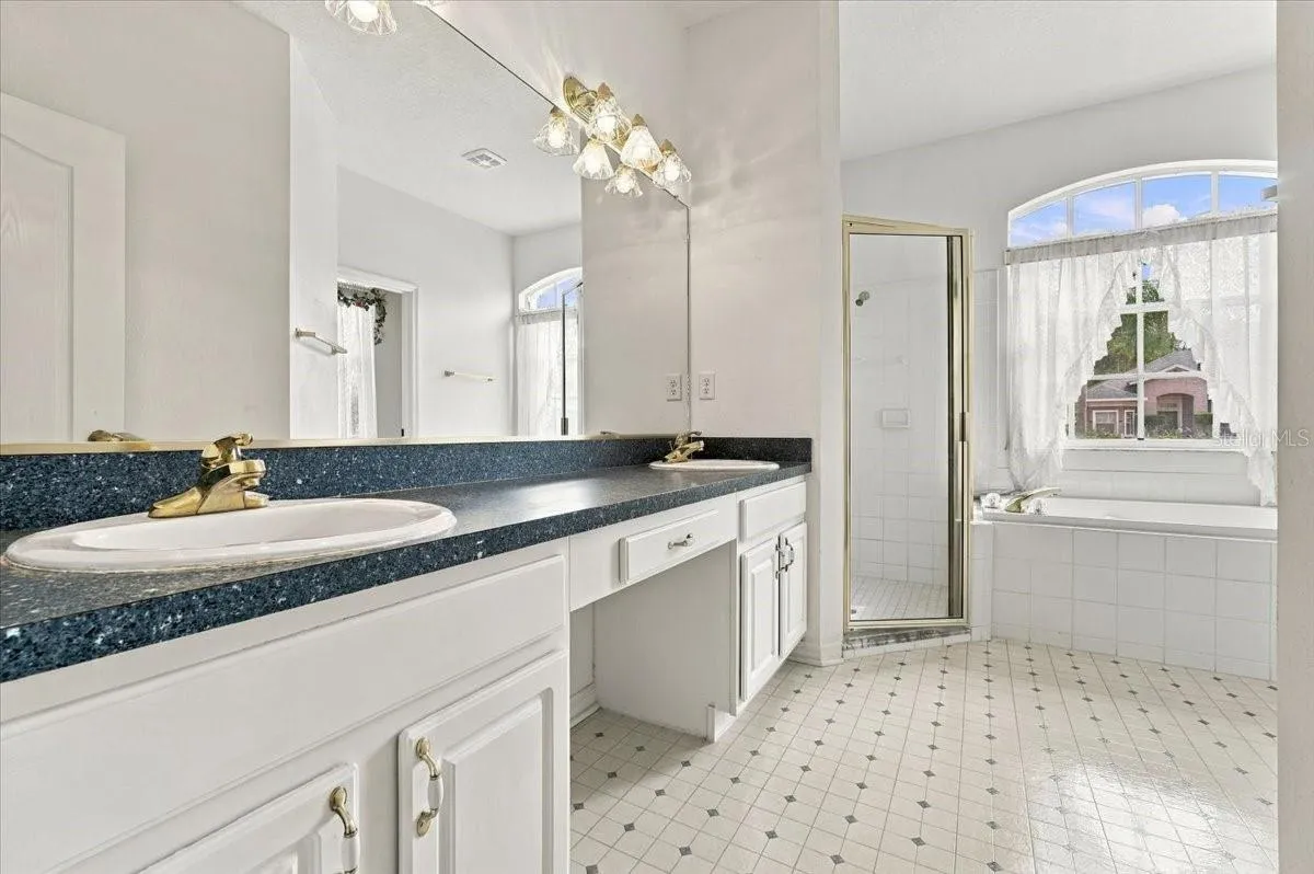 PRIMARY ENSUITE BATH