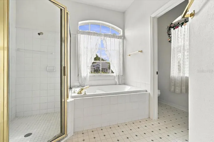 PRIMARY ENSUITE BATH