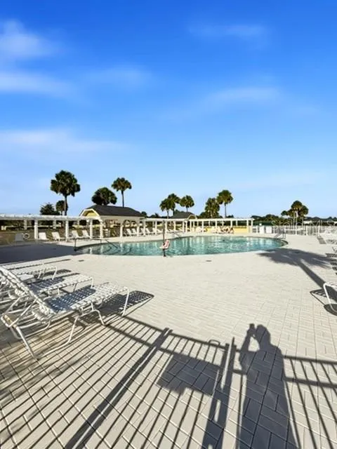Deluna Pool
