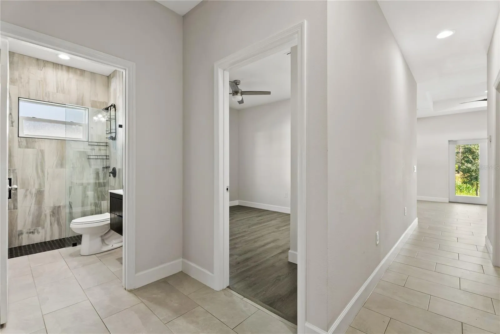 Guest Bedroom &amp; Bathroom