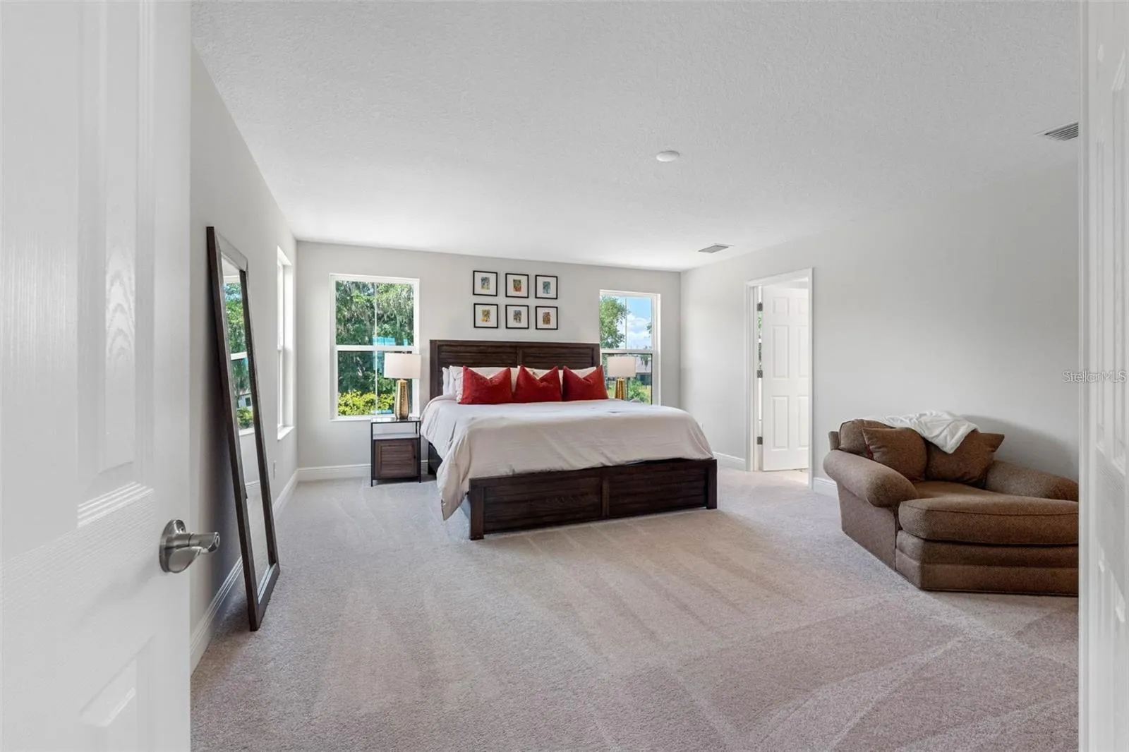 Private primary suite