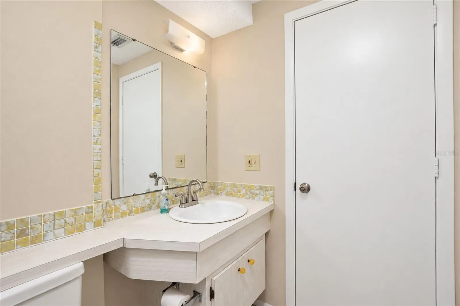 Main bathroom