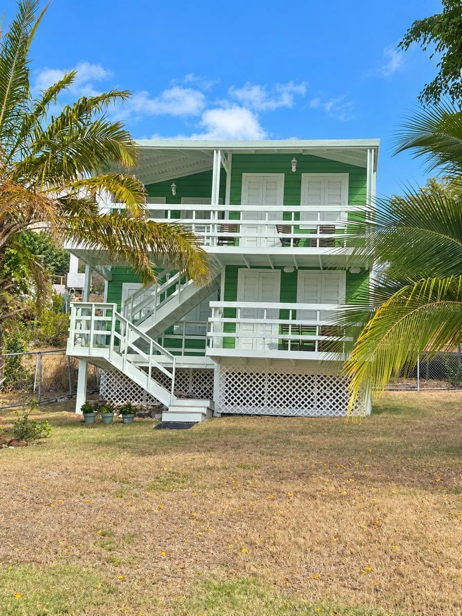 Beautiful Island Home with 3 separate rooms and 3 full bathrooms