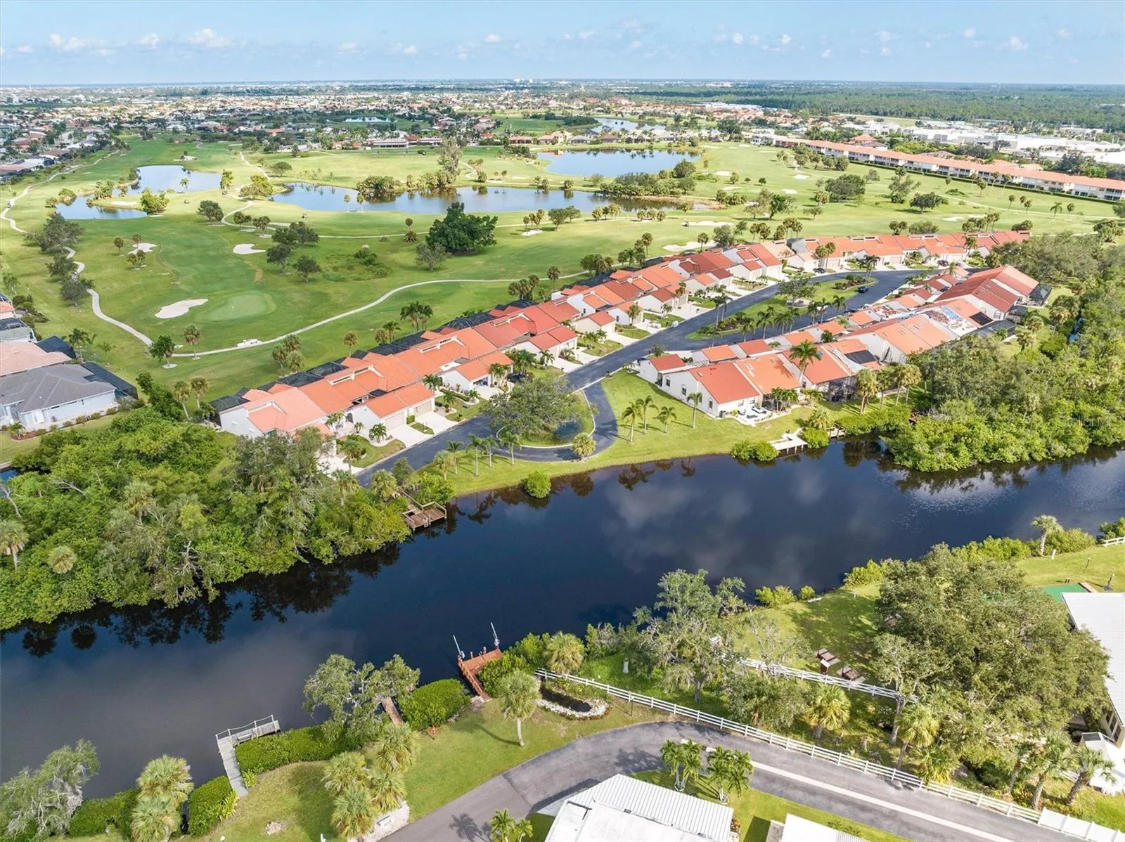 Community dock.  Fish Alligator Creek from the dock or launch your canoe or kayak.  Explore nature's best and if you're ready paddle all the way to the harbor or the Riveria restaurant!