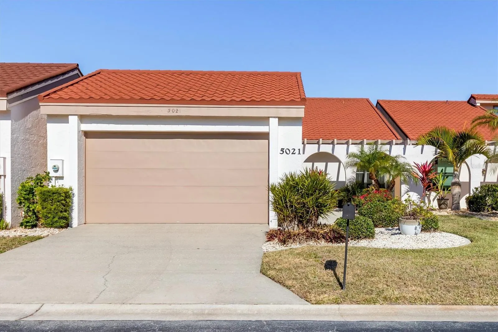 2 car garage