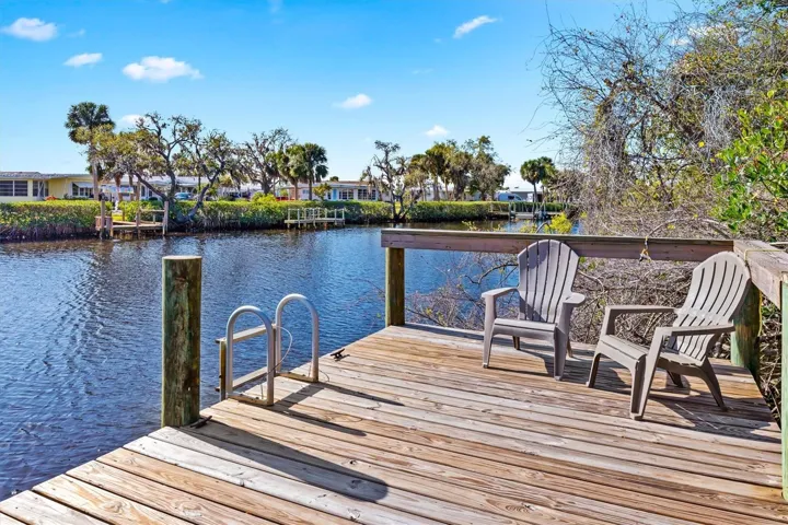 Community dock. Relax with your favorite beverage.