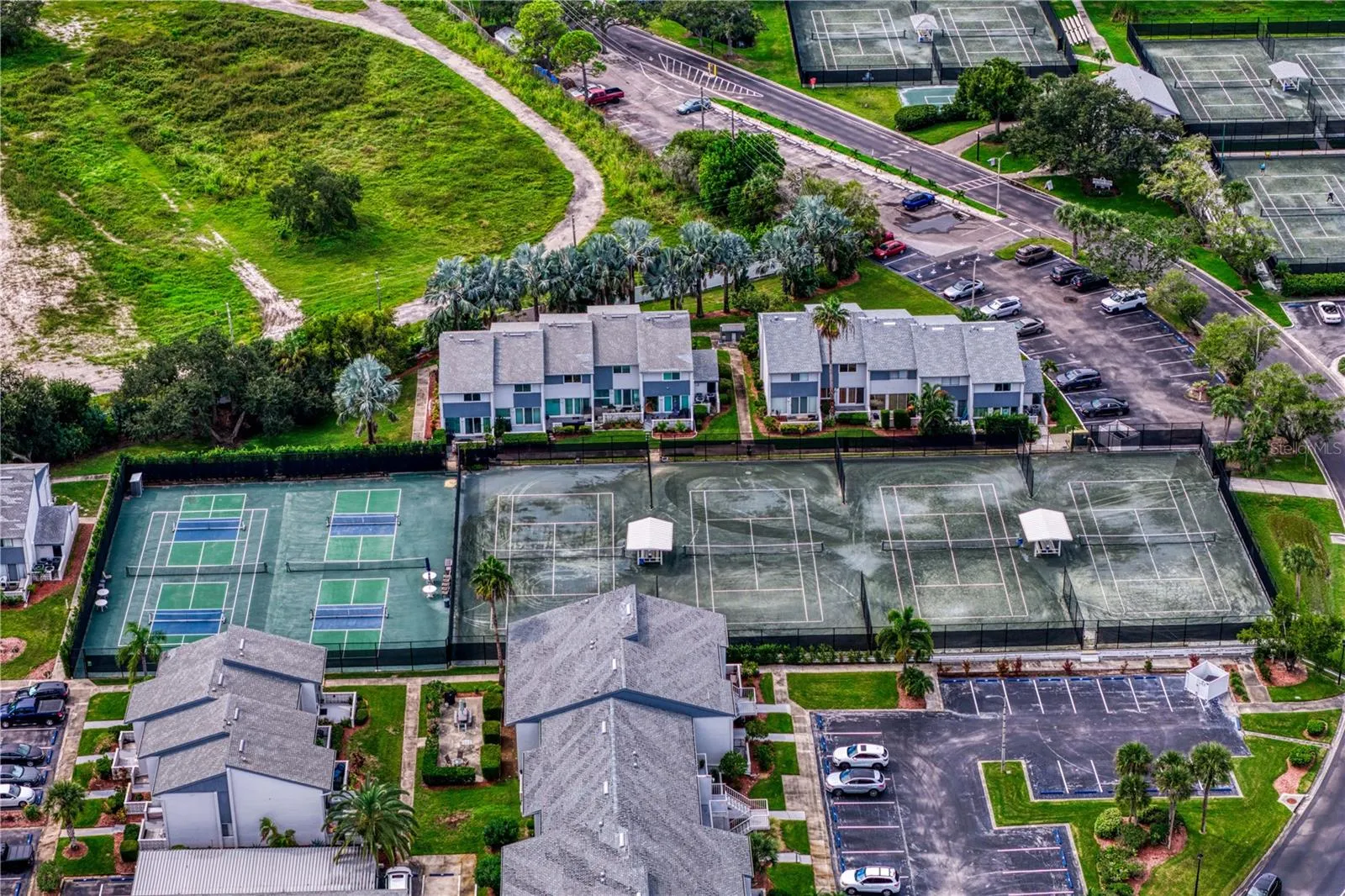 11 Har-Tru Tennis Courts