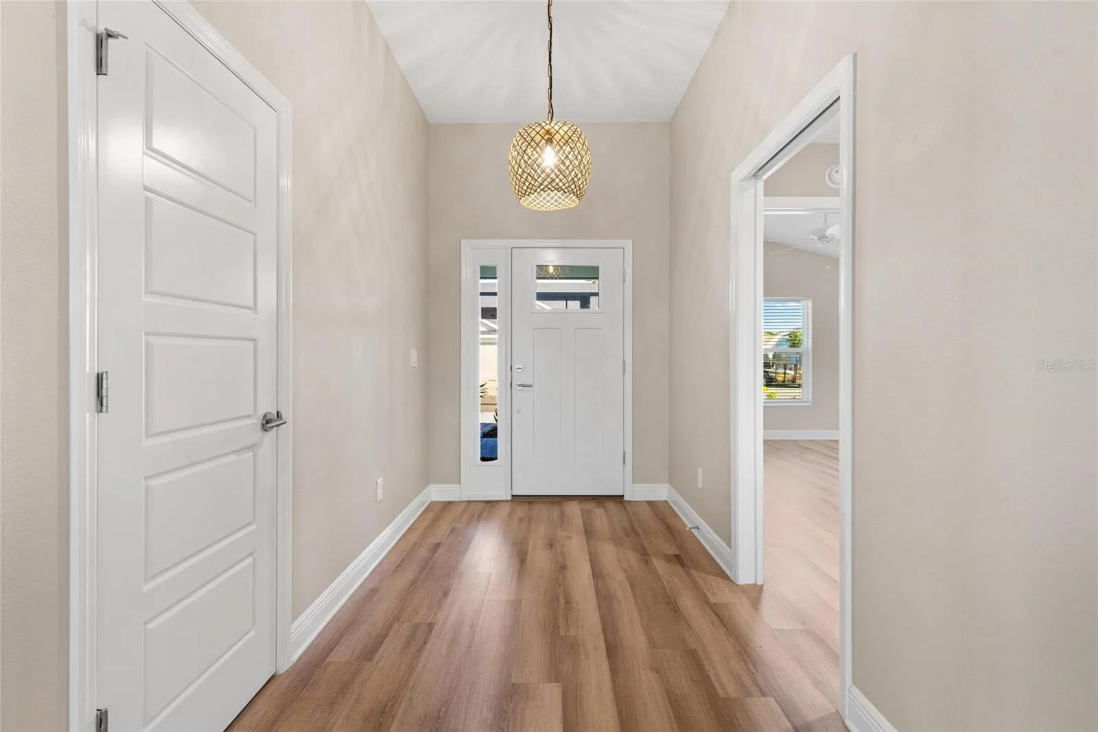 Reversed foyer view