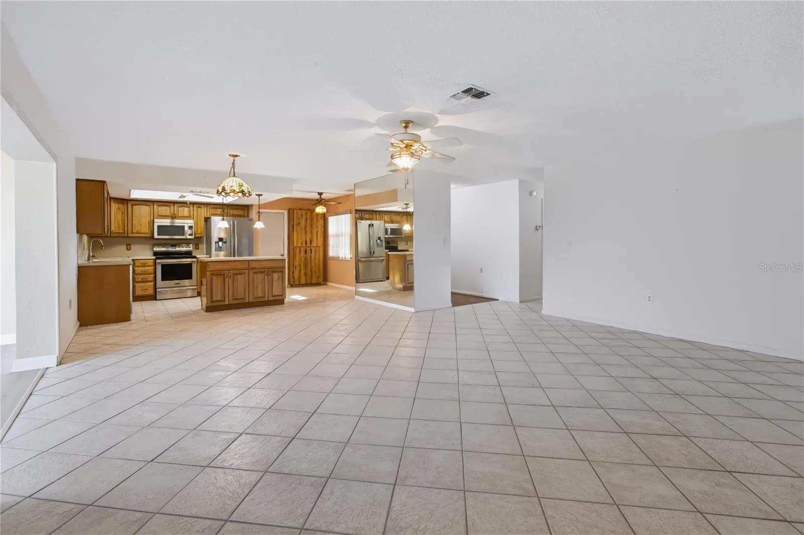 Nice bright and very spacious and open