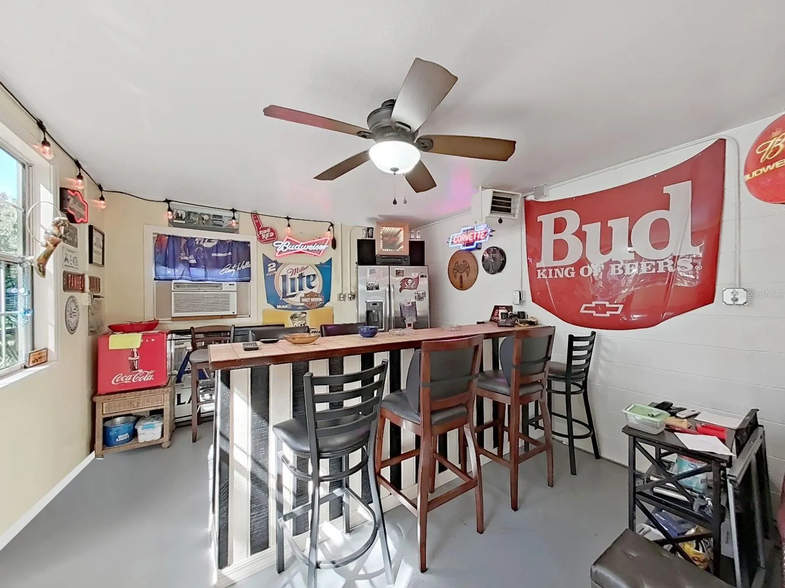 Bonus Room / Bar