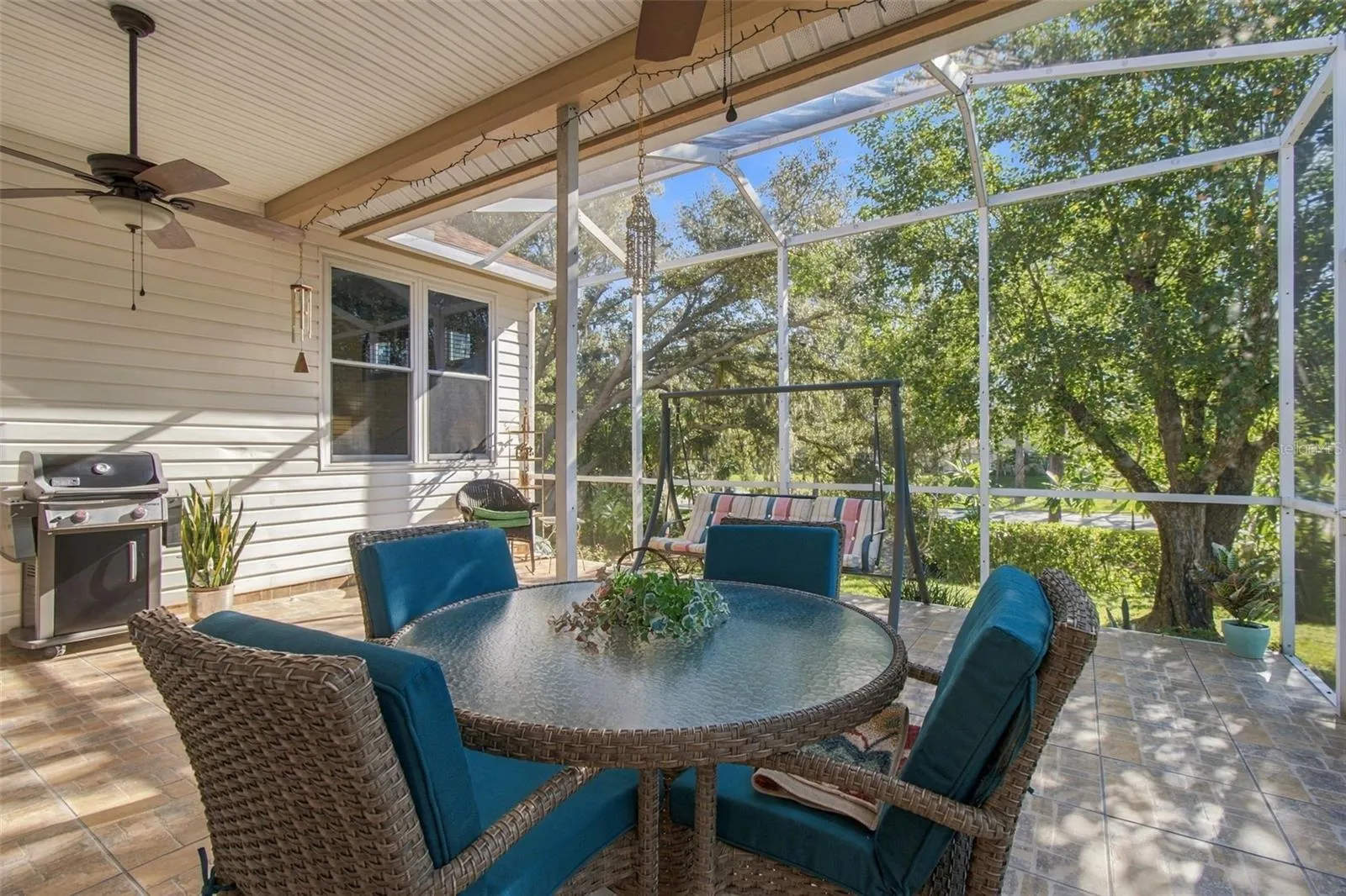 A peaceful retreat overlooking trees.