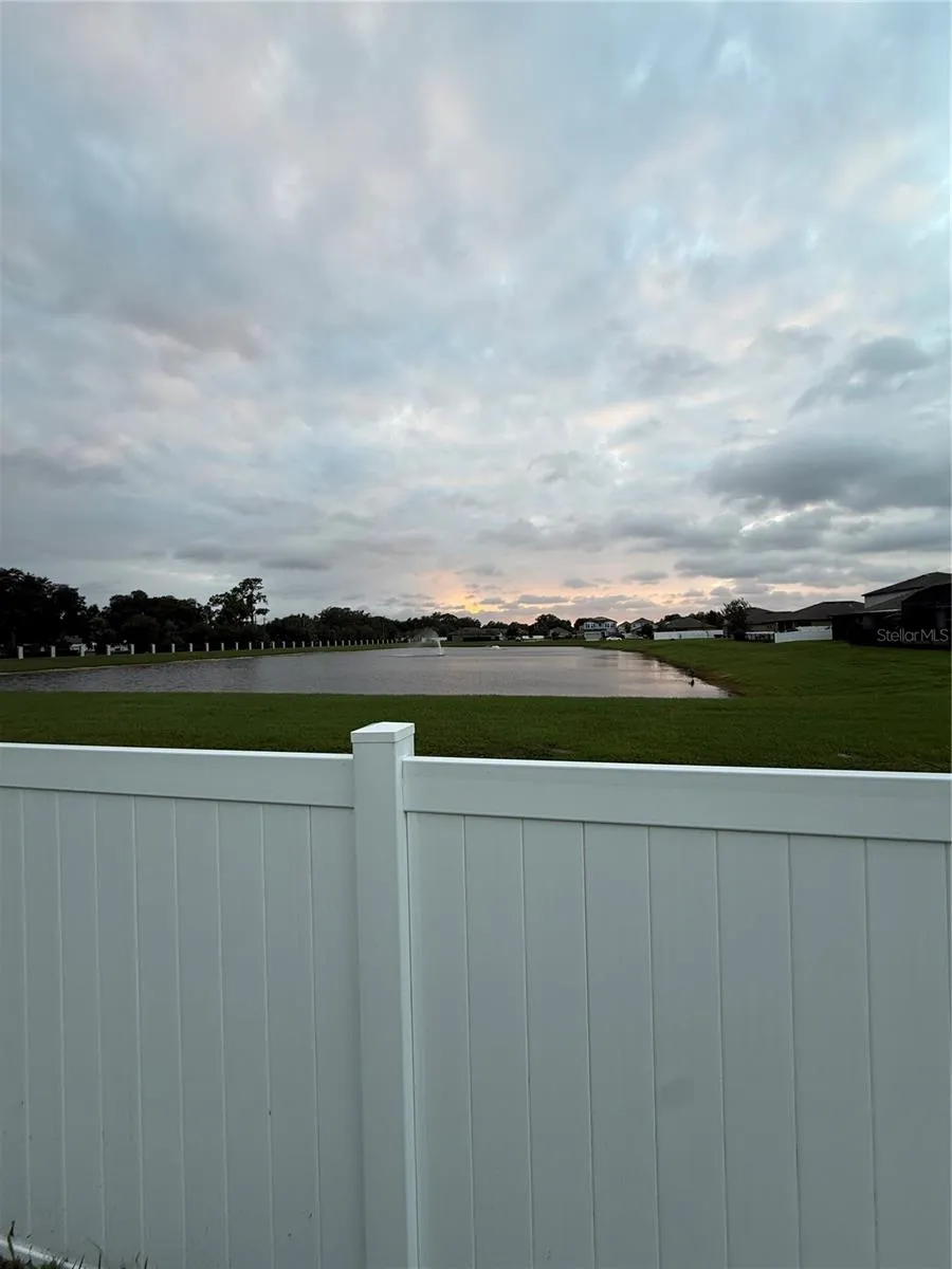 Waterview (backyard)