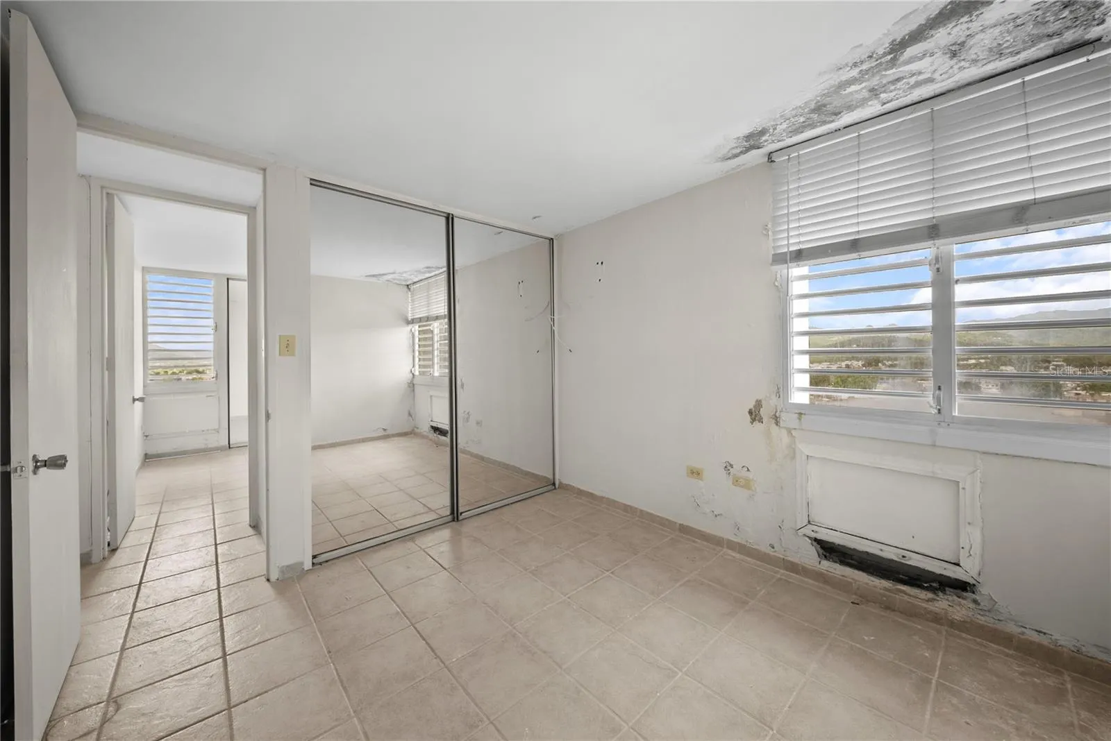 Master (Bedroom 3)