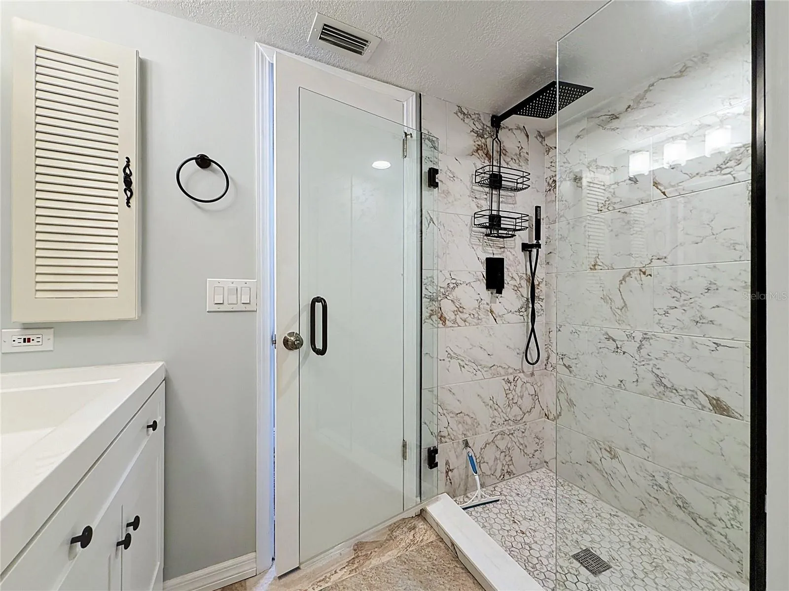 2nd Bath New Shower