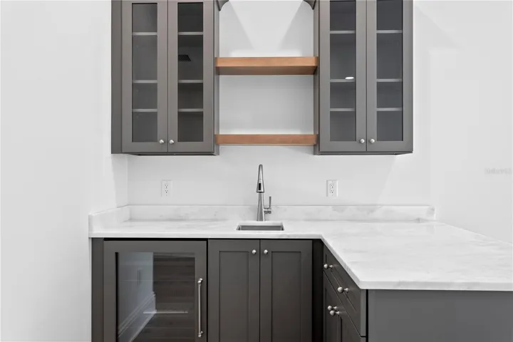 Bonus room with wet bar