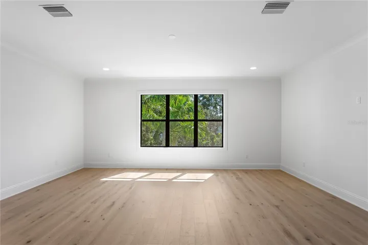 Bonus room with wet bar
