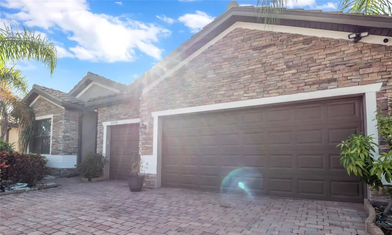 3 car garage!