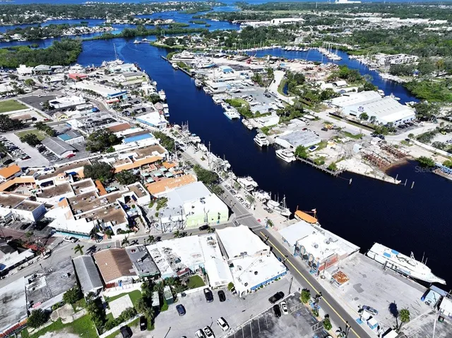 Downtown Tarpon Springs Shopping and Dining District