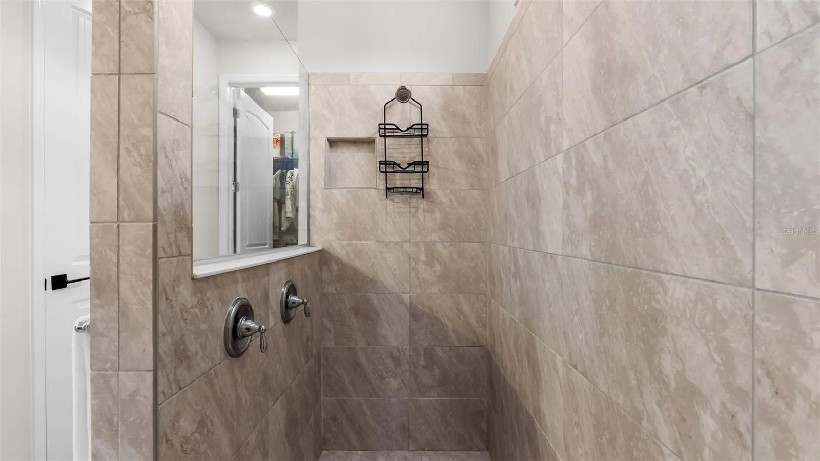 Primary En-Suite