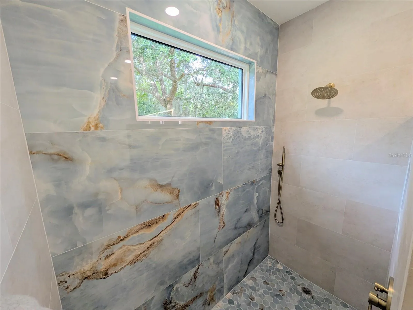 Primary shower