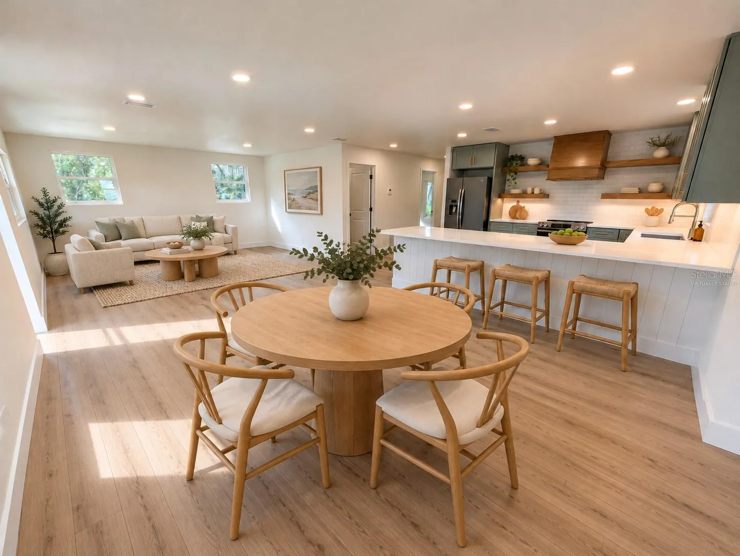 dining Virtually staged