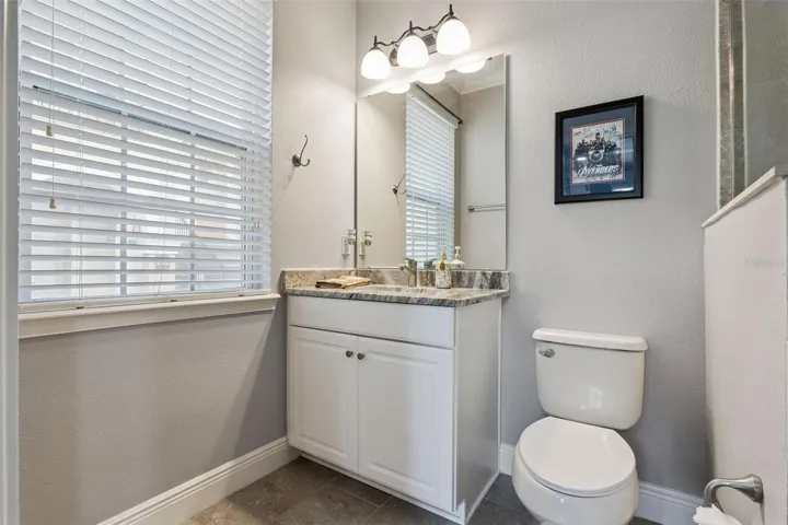 En suite bathroom first floor