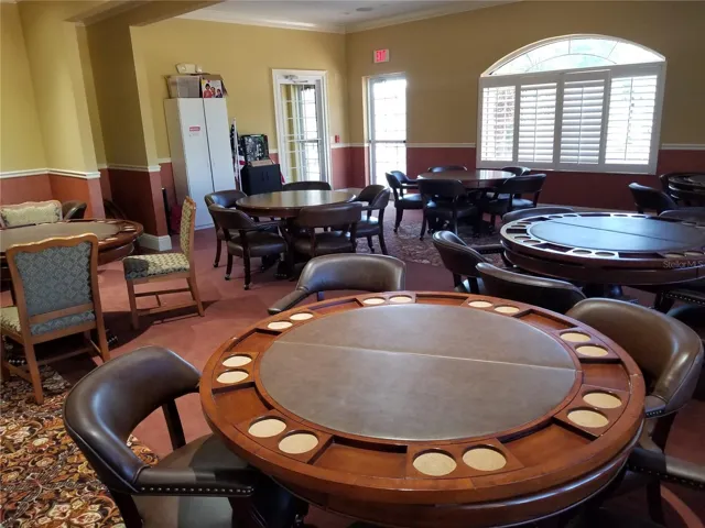 Card room/ meeting room