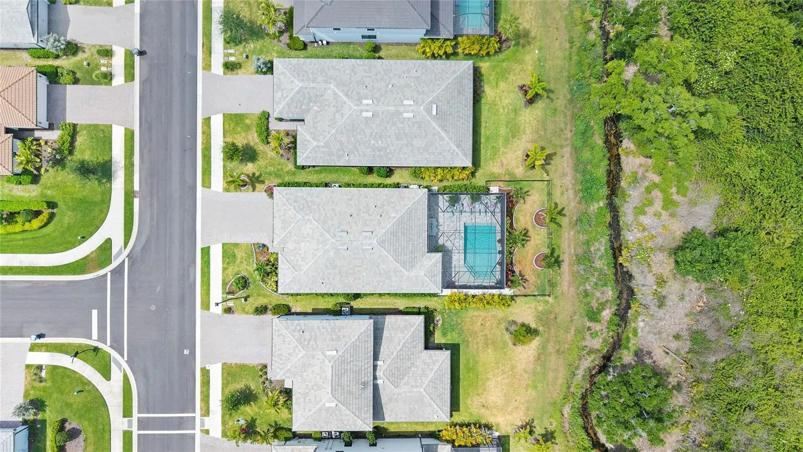 Beautiful lot in Sapphire Point!