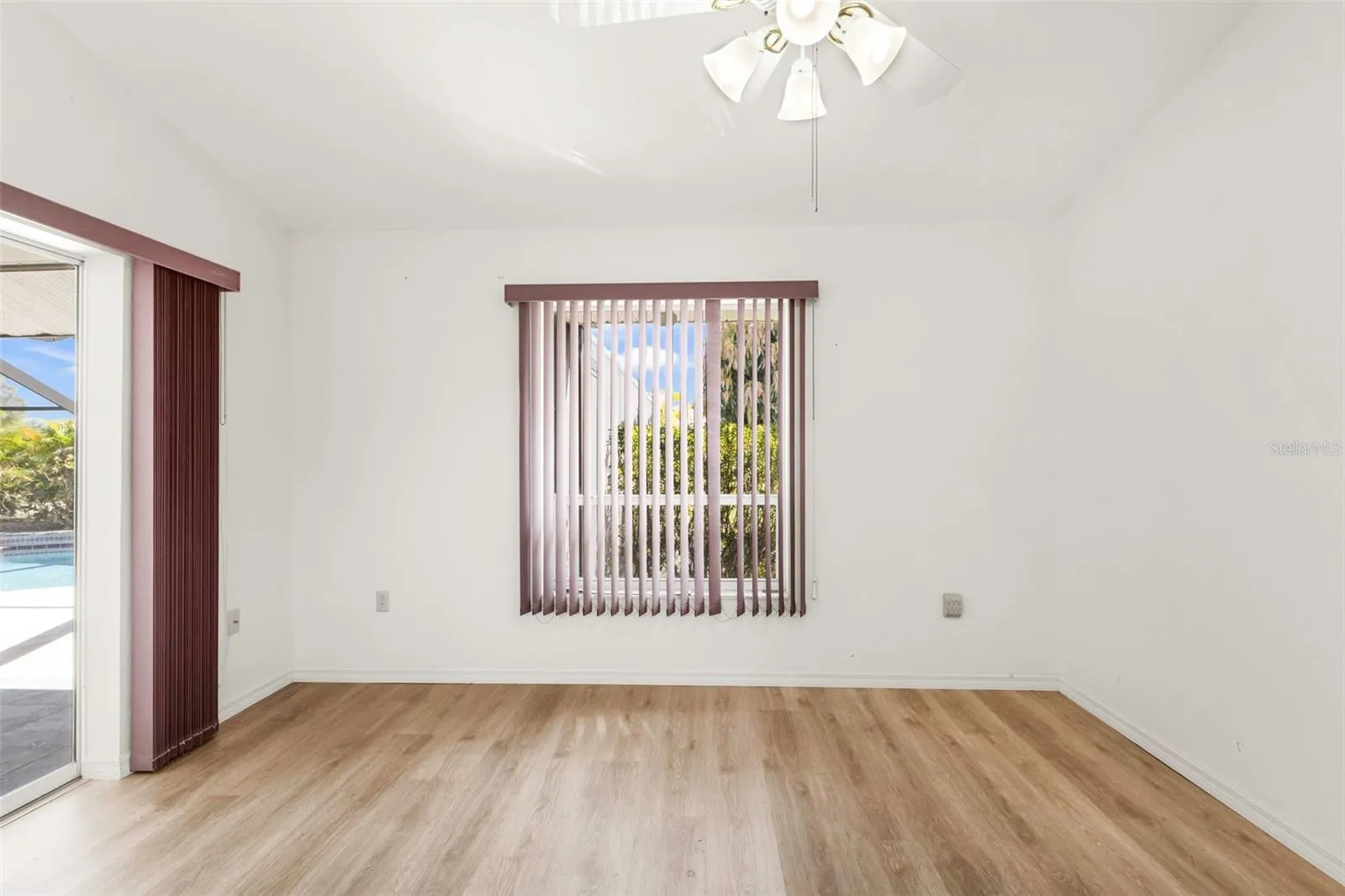Bonus room off located off of the primary suite