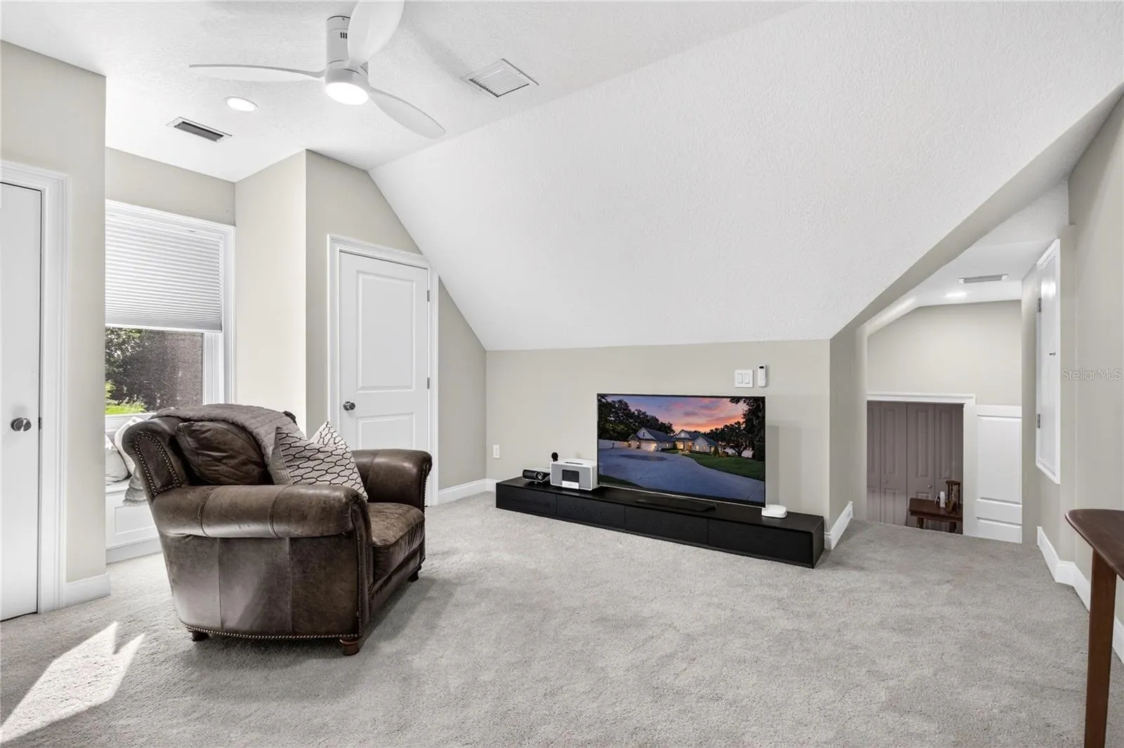 3rd Floor Retreat with 2 Walk-In Closets