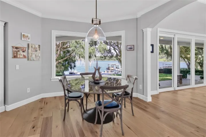 Breakfast Room Overlooking the Lake