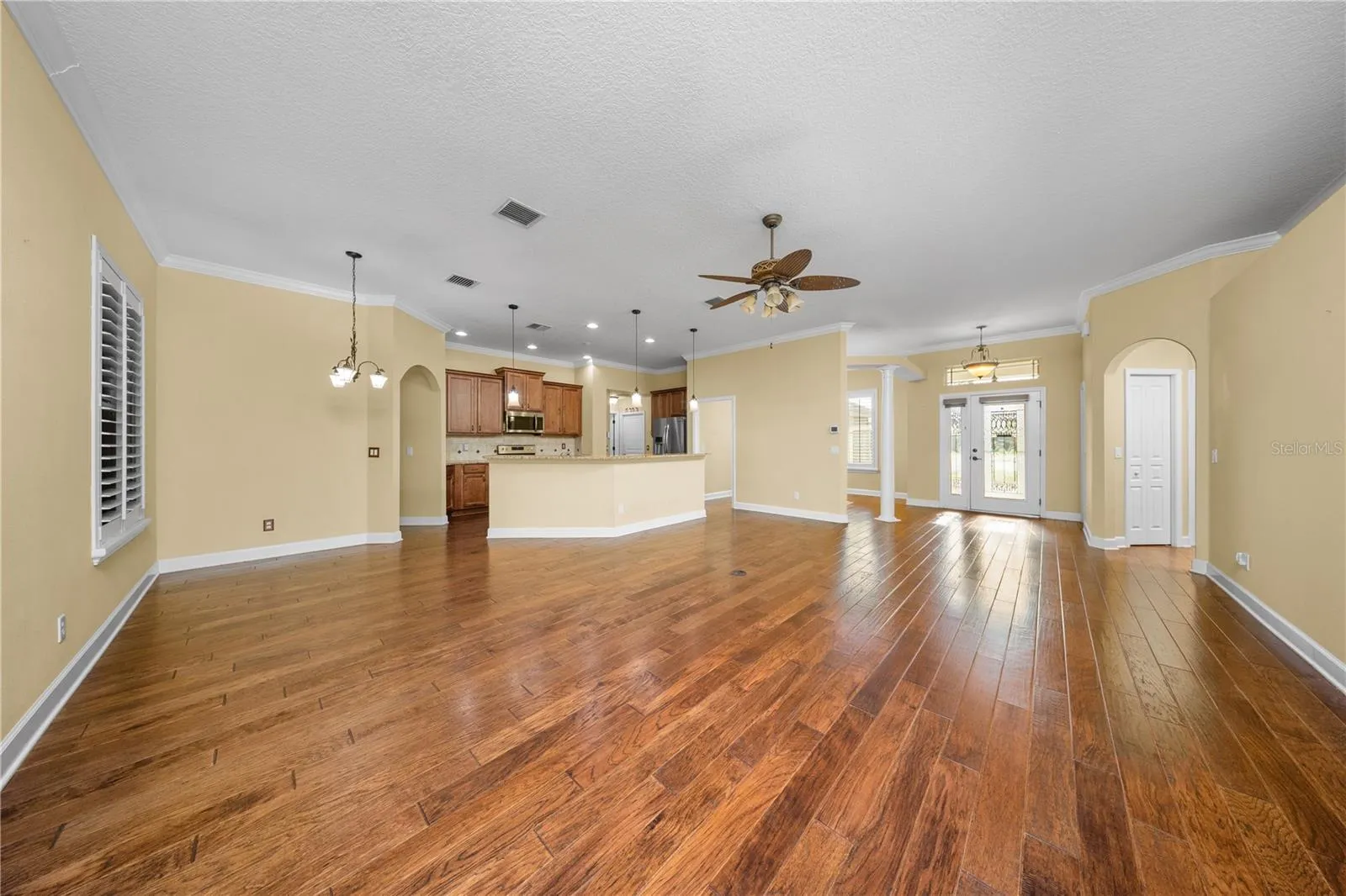 Main Area/ Living Rm