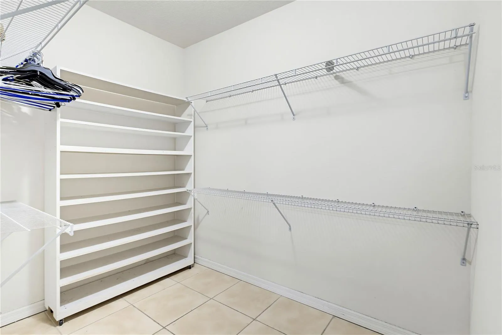 Walking Closet