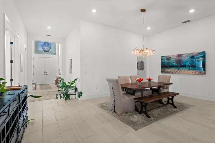 Front Foyer/Dining
