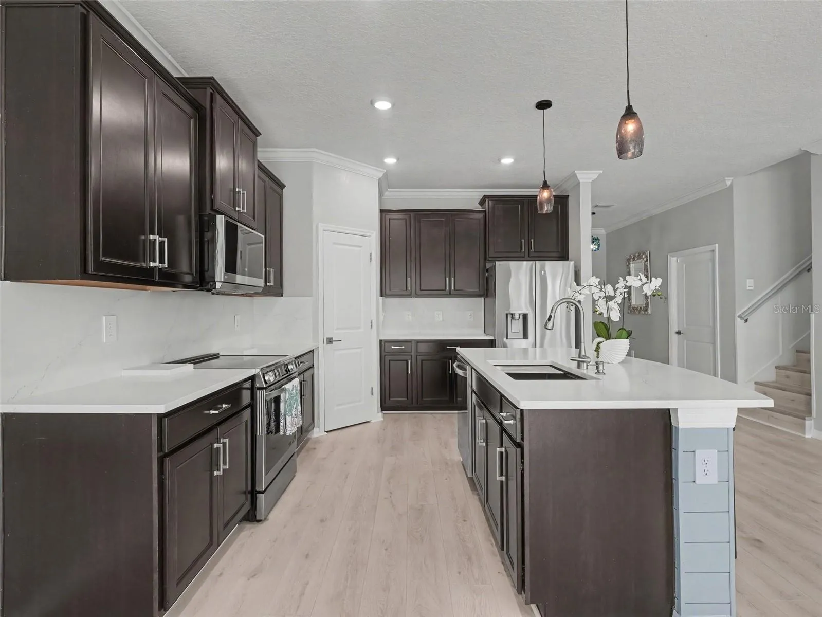 Plenty of cabinets