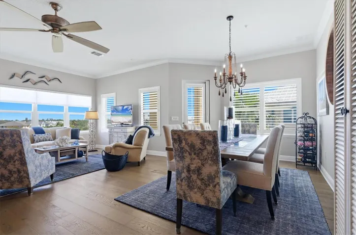 Dining/Living room