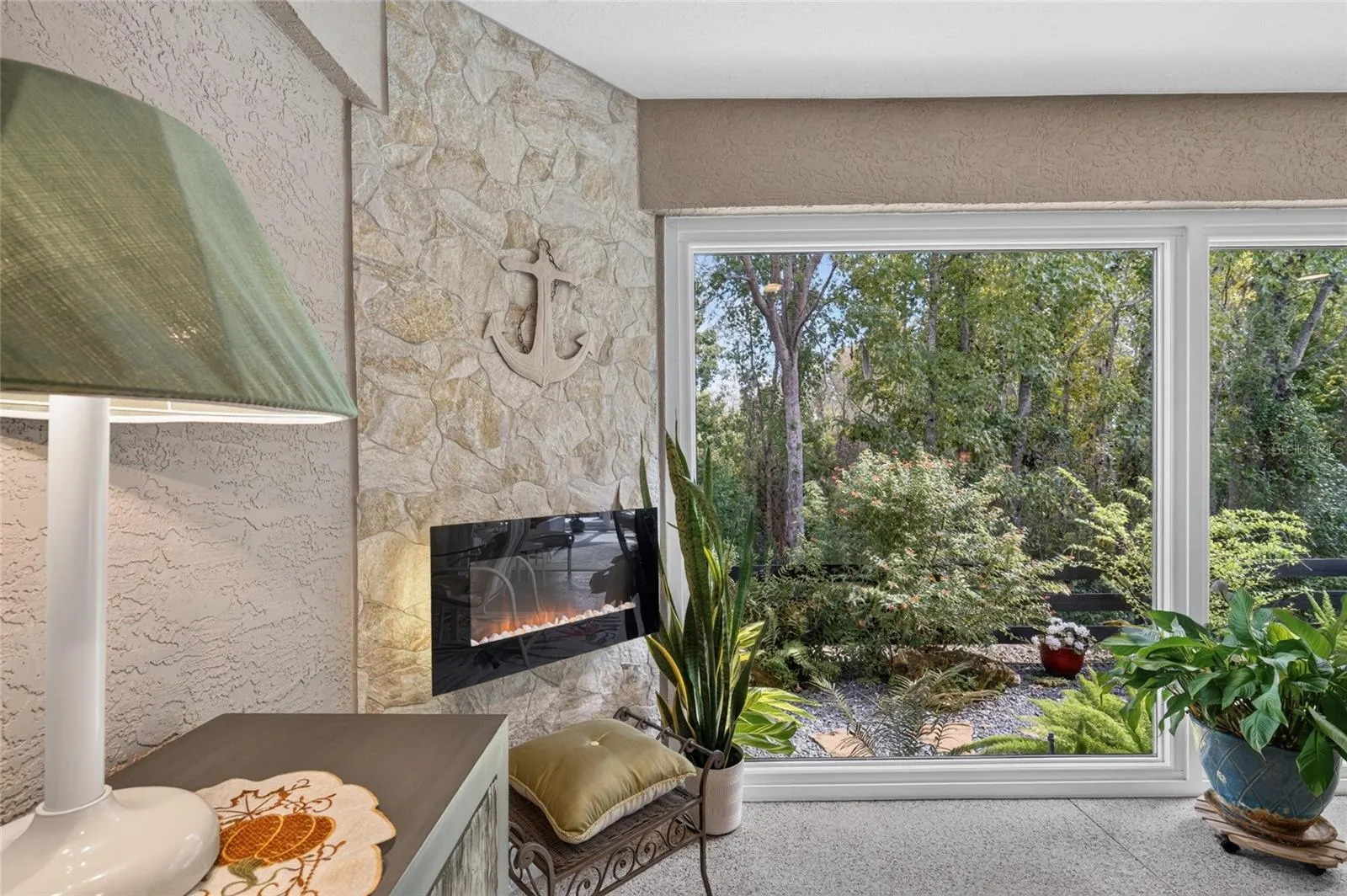 BUILT IN FIREPLACE FOR THE WINTER MONTHS