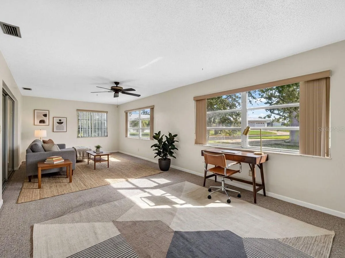 Expansive Florida Room