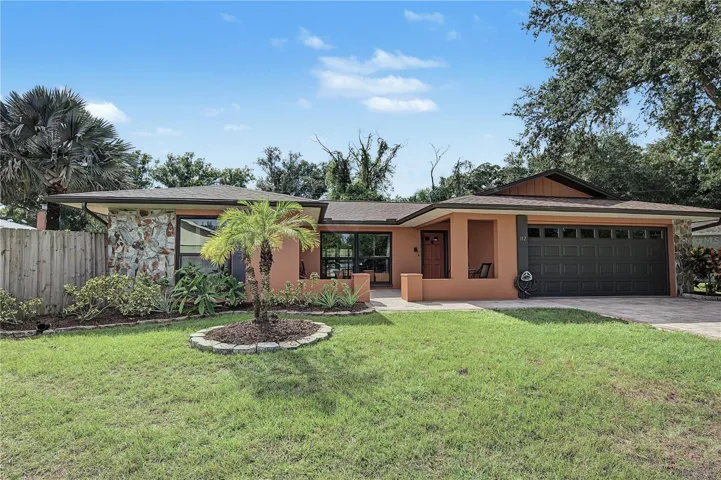1. Welcome Home to 112 Peacock Cir, Safety Harbor, 34695!