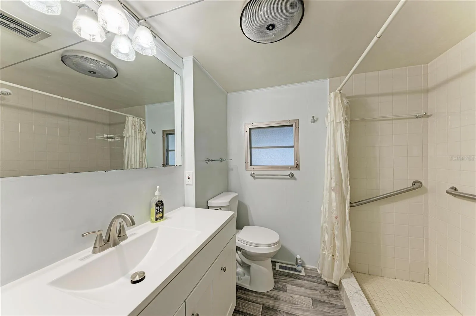 Full bathroom