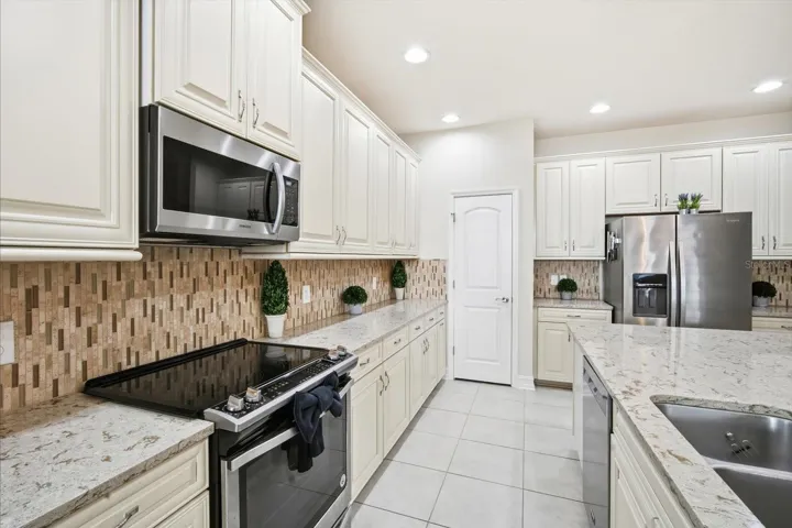 Spacing Kitchen