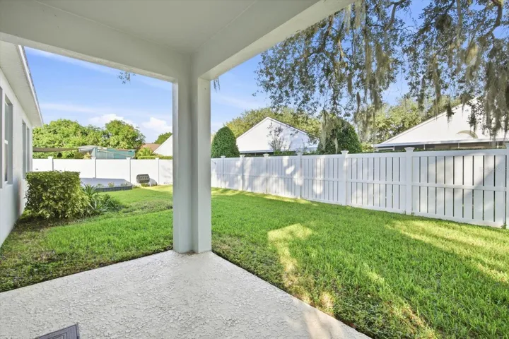 Exterior Spacious Lanai Viewing Backyard
