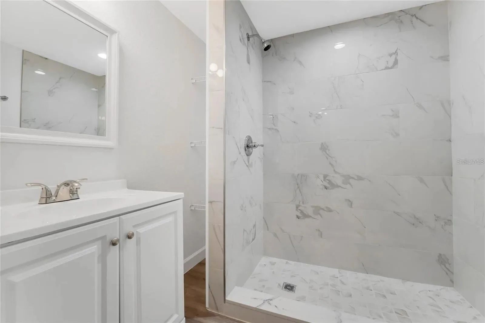 Guest bathroom.