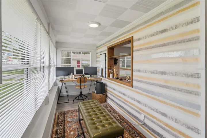 Entry/office.