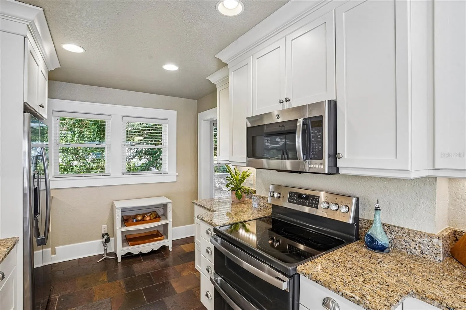 Double Oven and microwave