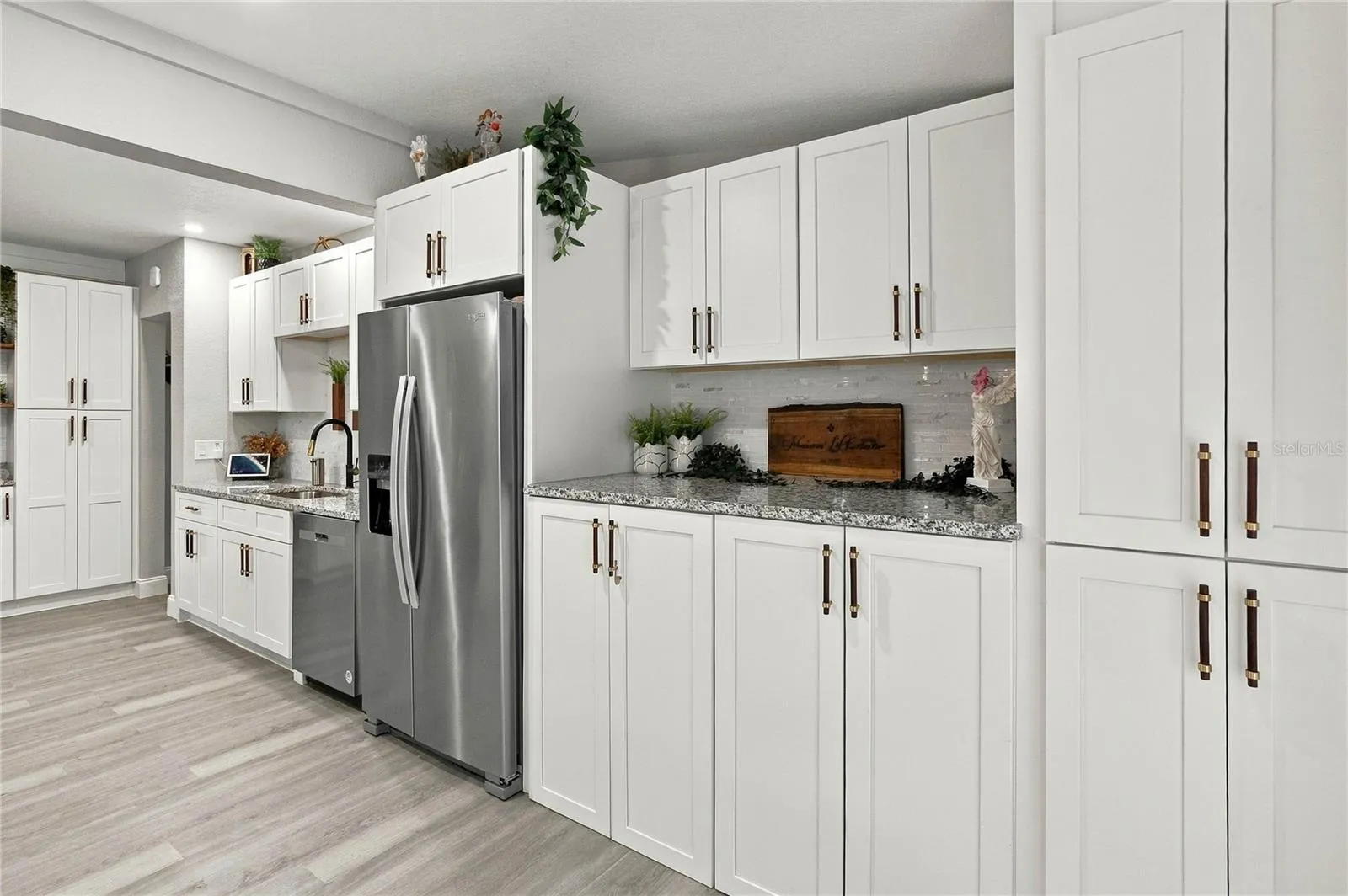 Built in laundry area in kitchen