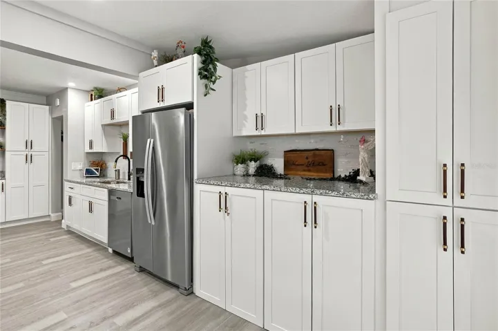 Built in laundry area in kitchen