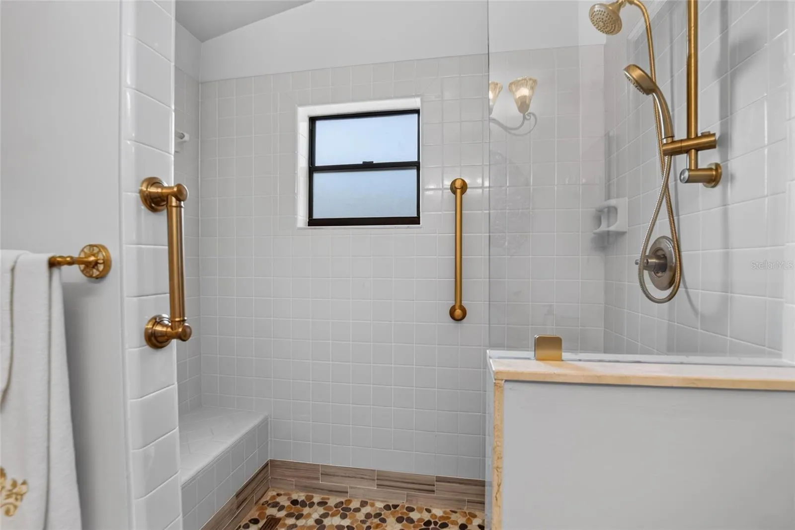 Curbless shower