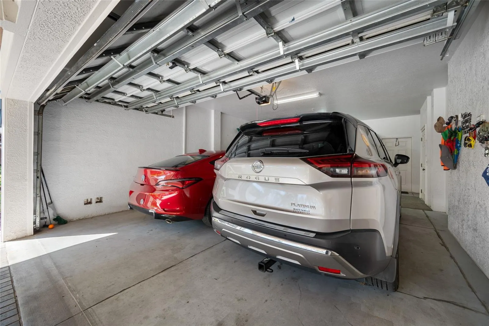 Oversized 2 car garage